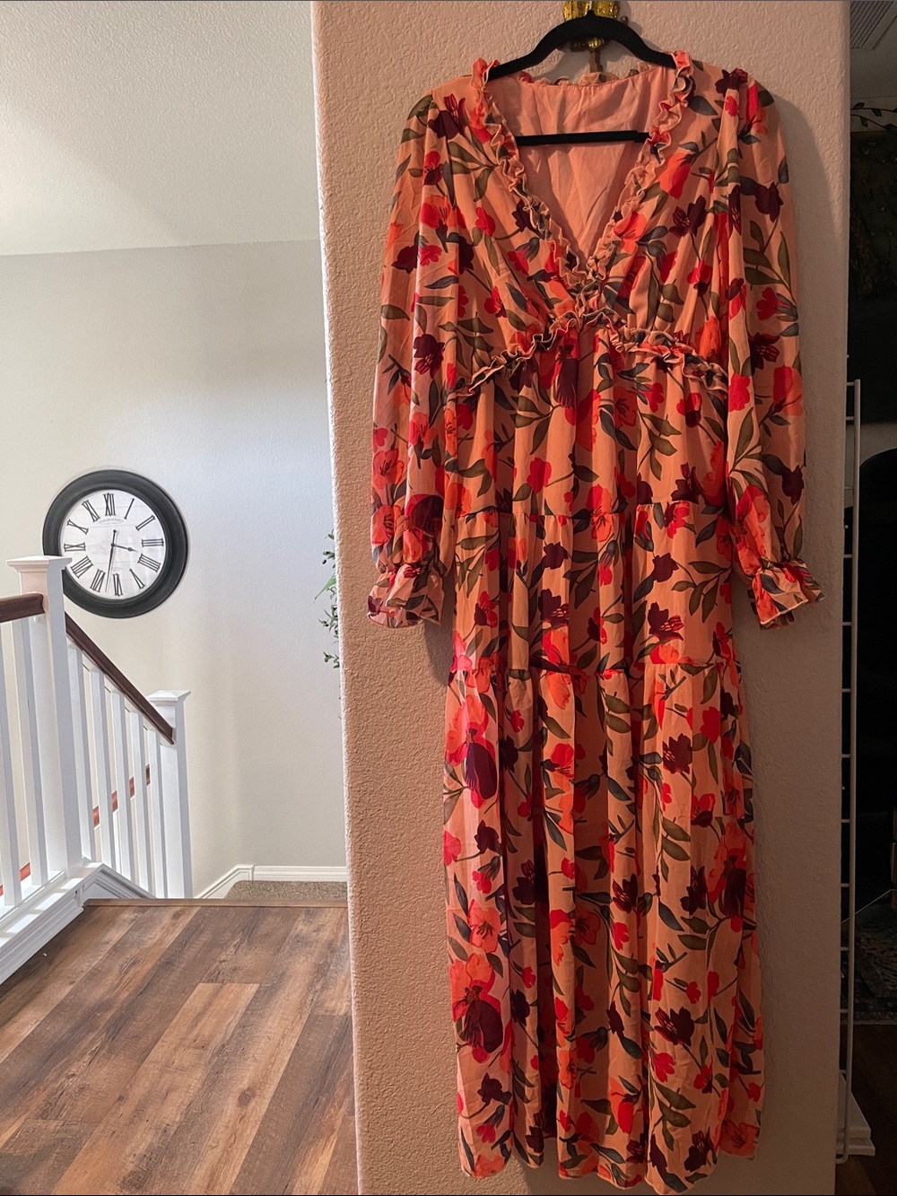Floral Ruffled V-Neck Long Sleeve Maxi Dress - Peach/Coral Sz Medium New NO TAGS